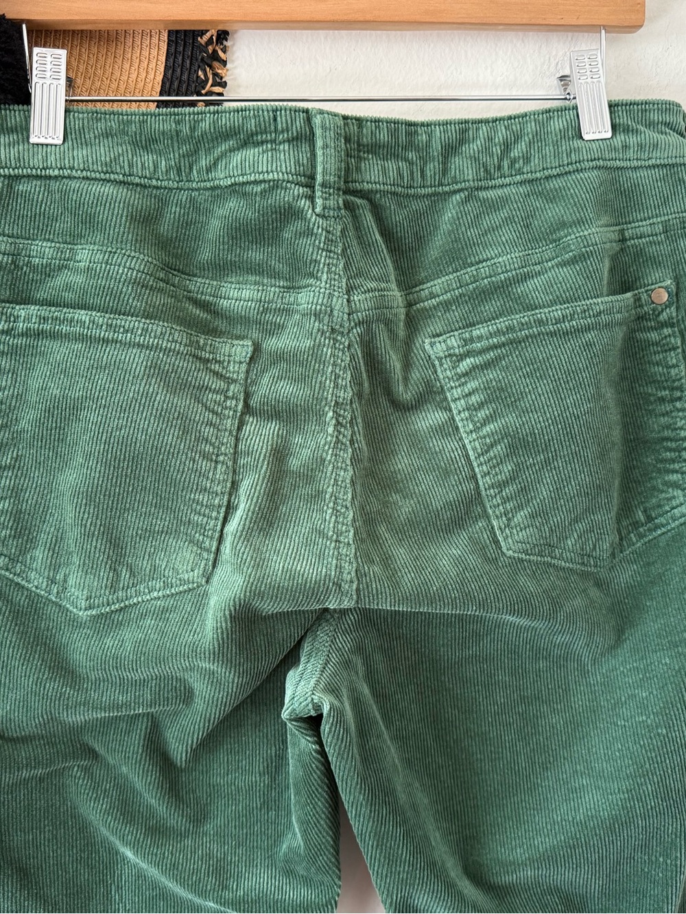 Anthropologie Pilcro The Icon Green Flare Leg Corduroy Pants Size 32 - Picture 14 of 16